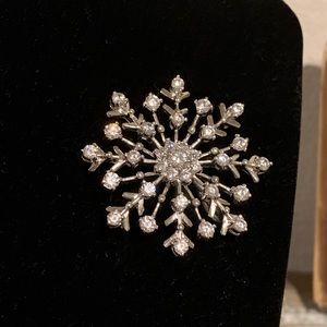 Snowflake crystal and silver tone brooch pin